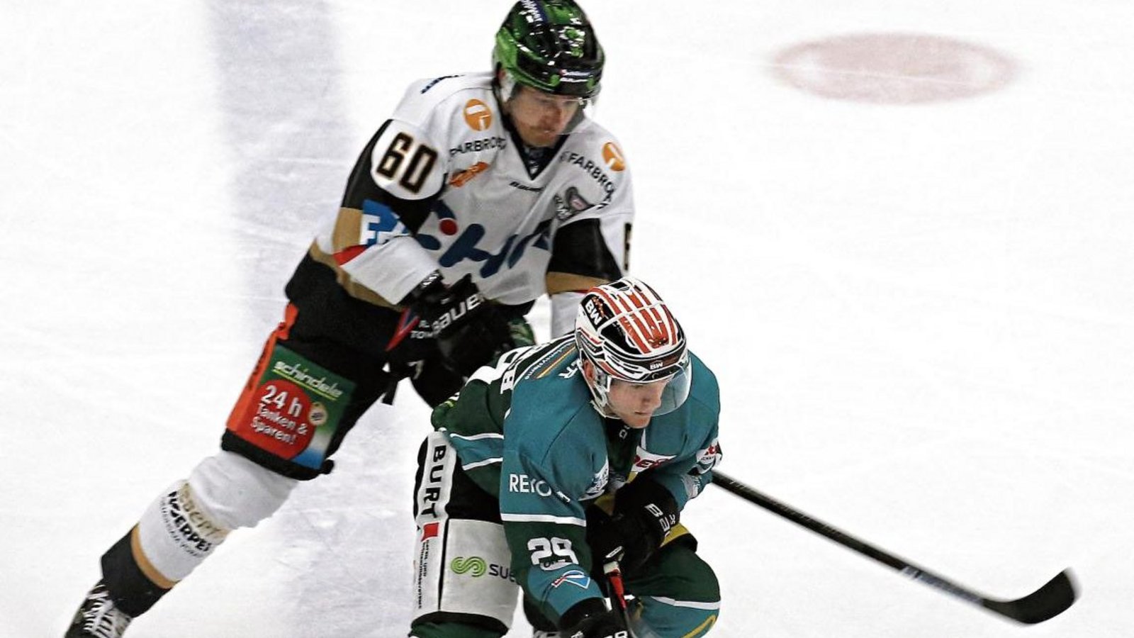 Alexander Preibisch (vorne) kehrte am Freitag überraschend in den Kader der Bietigheim Steelers zurück. Foto: Baumann Alexander Preibisch (vorne) kehrte am Freitag überraschend in den Kader der Bietigheim Steelers zurück. Foto: Baumann