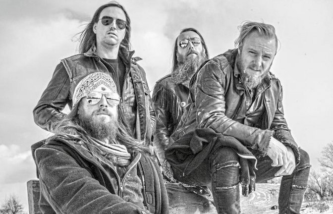 Elemente von Folk, Punk und Heavy Metal vereinen Johnny NoCash and the Celtic Outlaws zu ihrem einzigartigen Sound.  Foto: p