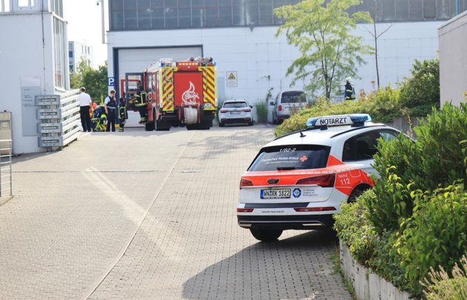Einsatz auf Firmengelände nach Akkubrand mit acht Verletzten<span class='image-autor'>Blaulichtzentrale.de / Kevin Lermer</span>