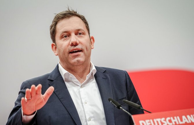 Lars Klingbeil fordert die Länder auf, neue Möglichkeiten bei Abschiebungen stark zu nutzen.<span class='image-autor'>Foto: dpa/Kay Nietfeld</span>