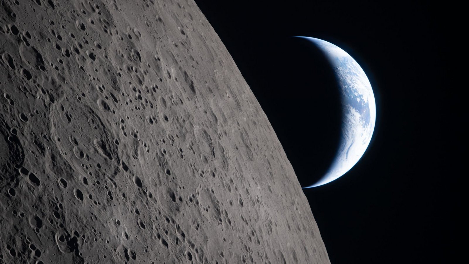 Dieses von der Nasa zur Verfügung gestellte Foto zeigt die Erde, die hinter dem Mond untergeht. (Archivbild)Foto: Uncredited/NASA´/AP/dpa