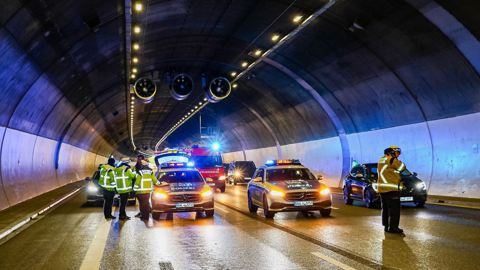 Polizei und Rettungskräfte waren im Einsatz.Foto: KS-Images.de /Karsten Schmalz Polizei und Rettungskräfte waren im Einsatz.Foto: KS-Images.de /Karsten Schmalz