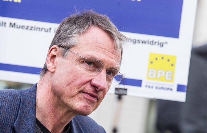 Micahel Stürzenberger und sein Umfeld rund um die „Bürgerbewegung Pax Europa“  werden von den Behörden etwa in Bayern dem Bereich der verfassungsschutzrelevanten Islamfeindlichkeit zugeordnet.<span class='image-autor'>Foto: Imago/Zuma Wire</span>
