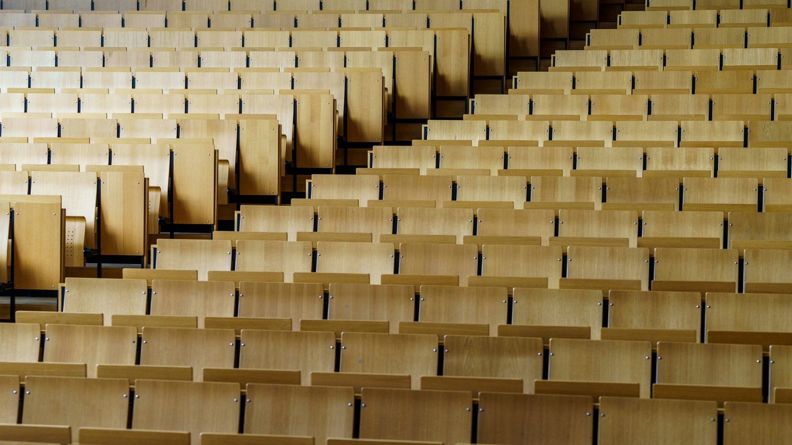 Der Numerus Clausus verliert bei der Studienplatzvergabe als Hürde immer mehr an Bedeutung. (Symbolbild)Foto: Andreas Arnold/dpa Der Numerus Clausus verliert bei der Studienplatzvergabe als Hürde immer mehr an Bedeutung. (Symbolbild)Foto: Andreas Arnold/dpa