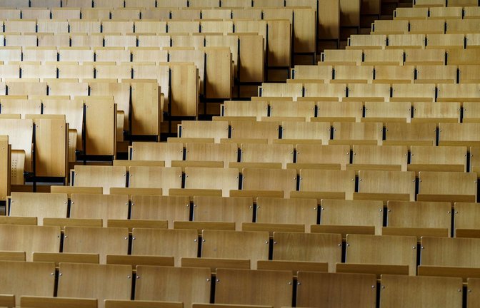 Der Numerus Clausus verliert bei der Studienplatzvergabe als Hürde immer mehr an Bedeutung. (Symbolbild)<span class='image-autor'>Foto: Andreas Arnold/dpa</span>