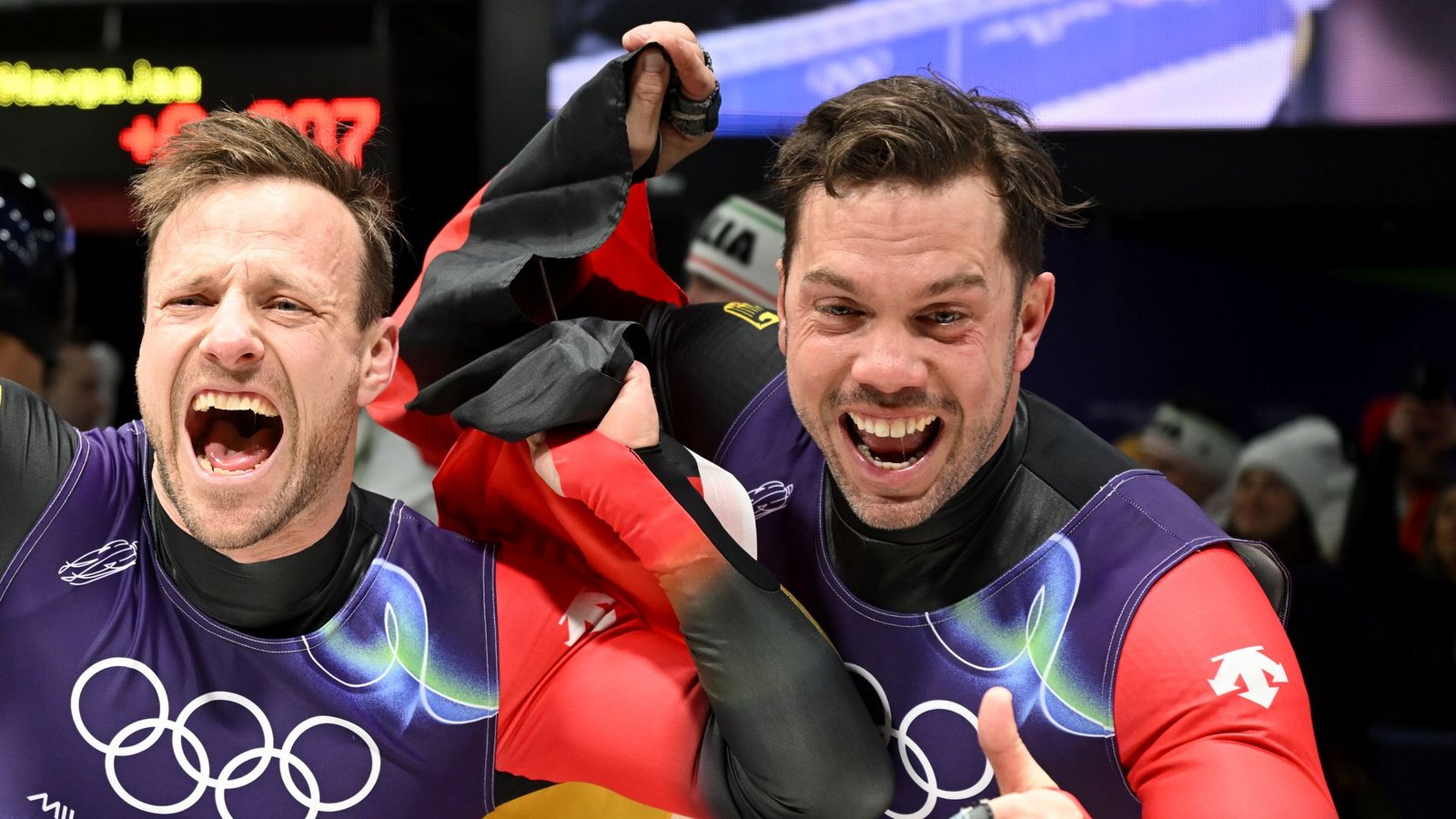 Tobias Wendl (re.) und Tobias Arlt kamen in Cortina schwer in Fahrt – nach sechs Golmedaillen gab es zunächst Bronze im Rodel-Doppelsitzer.Foto: Robert Michael/dpa Tobias Wendl (re.) und Tobias Arlt kamen in Cortina schwer in Fahrt – nach sechs Golmedaillen gab es zunächst Bronze im Rodel-Doppelsitzer.Foto: Robert Michael/dpa