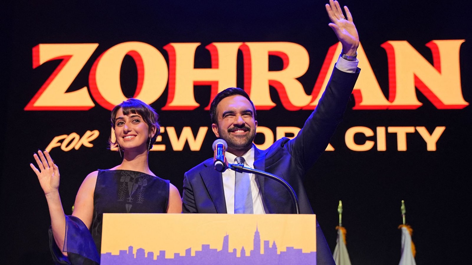 Zohran Mamdani und seine Frau Rama Duwaji wurden am Dienstagabend im Brooklyn Paramount Theater begeistert gefeiert.Foto: AFP Zohran Mamdani und seine Frau Rama Duwaji wurden am Dienstagabend im Brooklyn Paramount Theater begeistert gefeiert.Foto: AFP