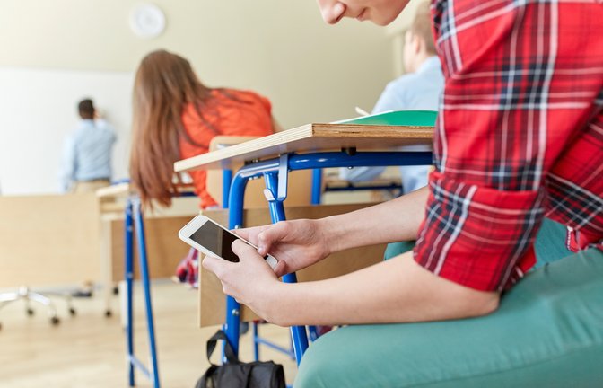 Dürfen Lehrer in der Schule Handys wegnehmen?<span class='image-autor'>Foto: Ground Picture / Shutterstock</span>