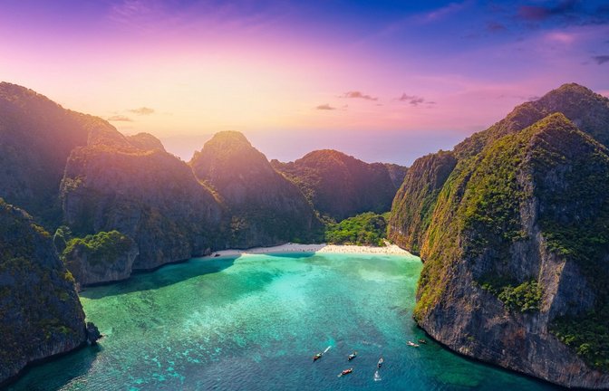 Blick auf die Insel Phi Phi Leh vor der thailändischen Küste.<span class='image-autor'>Foto: IMAGO/ZUMA Press Wire</span>