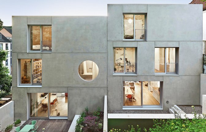 Auf einem steilen Restgrundstück in Stuttgart entstanden ist das Doppelhaus, das von M Architekten entworfen haben  –  eines der Ziele beim Tag der Architektur.<span class='image-autor'>Foto: Zooey Braun/von M</span>