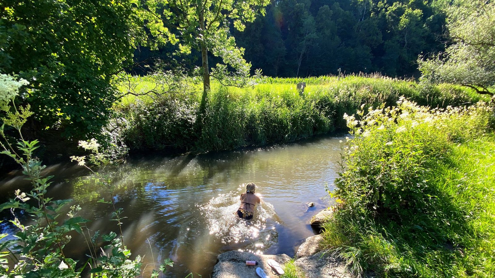 Nichts für Frostbeulen: Baden in der Großen Lauter.Foto: IMAGO//
Wilhelm Mierendorf Nichts für Frostbeulen: Baden in der Großen Lauter.Foto: IMAGO//
Wilhelm Mierendorf