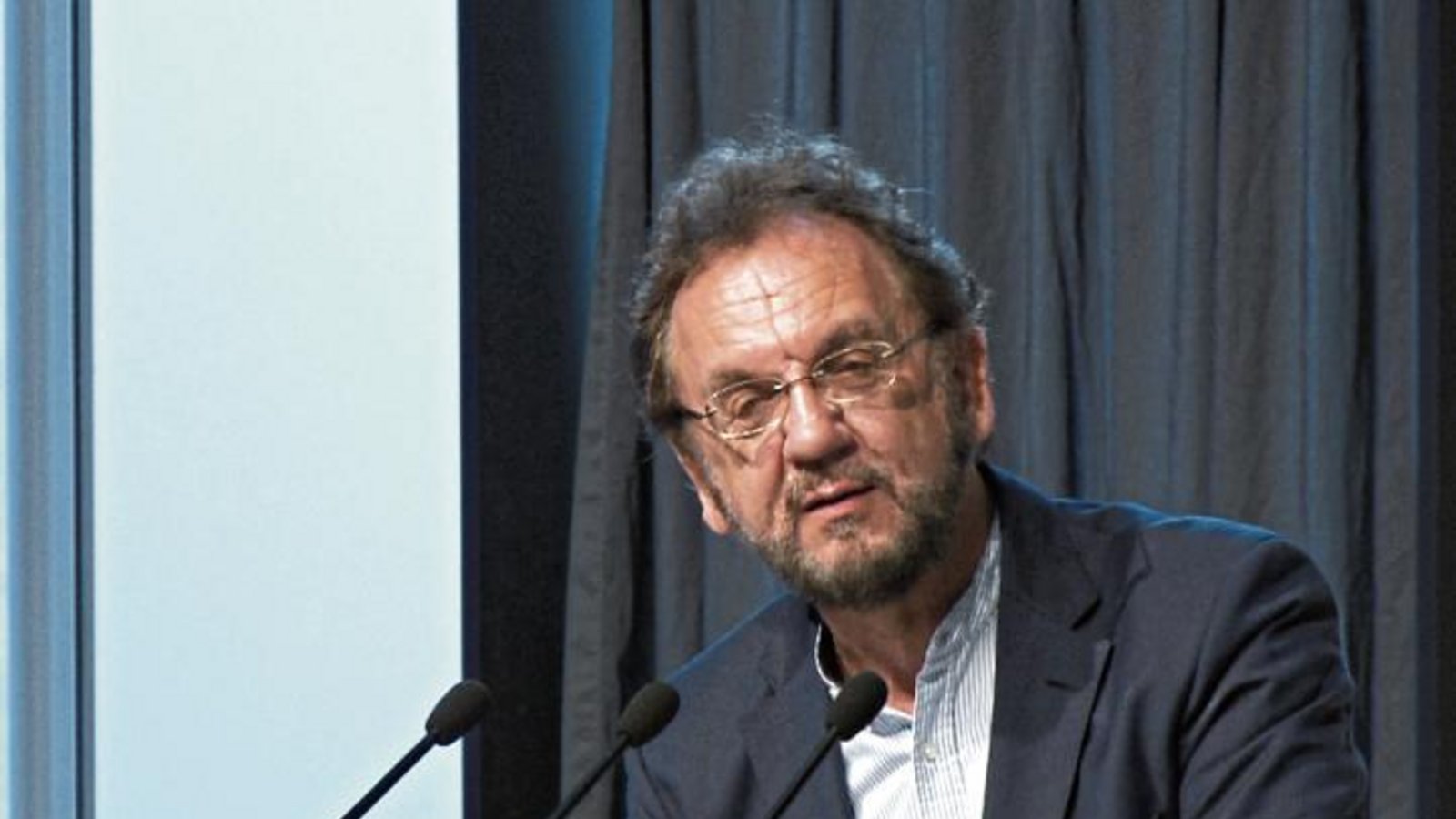 Heribert Prantl hat am Mittwochabend im Rahmen des „Studium Generale“ an der Hochschule Pforzheim über Journalismus zwischen Morgen und Grauen gesprochen. Foto: Friedrich