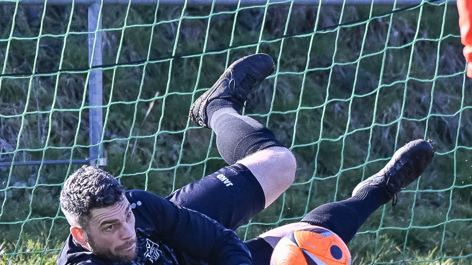 Gehört in der Kreisliga A 3 zu den Besten: Tobias Linder hütet das Tor des TSV Kleinglattbach. Foto: Leitner Gehört in der Kreisliga A 3 zu den Besten: Tobias Linder hütet das Tor des TSV Kleinglattbach. Foto: Leitner