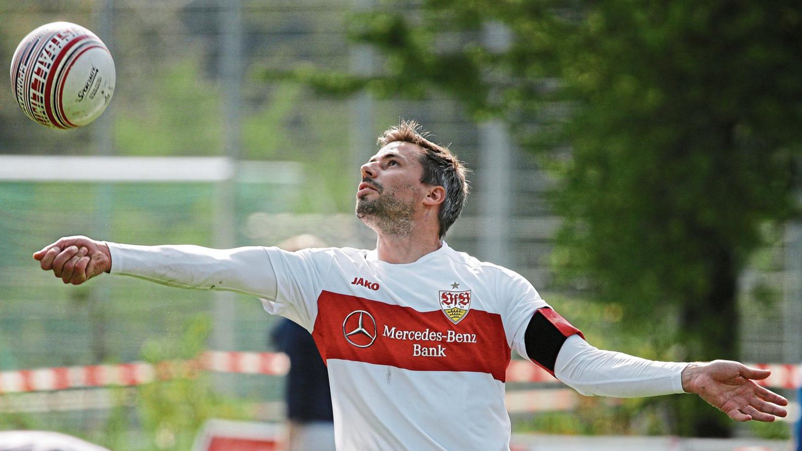 Nicht jedes Zuspiel wie hier das von Michael Marx hat geklappt. „Es hat die Routine gefehlt“, bemängelt der Mannschaftsführer des VfB Stuttgart. Foto: Baumann Nicht jedes Zuspiel wie hier das von Michael Marx hat geklappt. „Es hat die Routine gefehlt“, bemängelt der Mannschaftsführer des VfB Stuttgart. Foto: Baumann