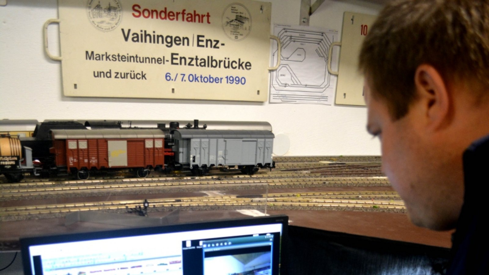 Längst hat bei den Modelleisenbahnern modernste Technik Einzug gehalten. Längst hat bei den Modelleisenbahnern modernste Technik Einzug gehalten.