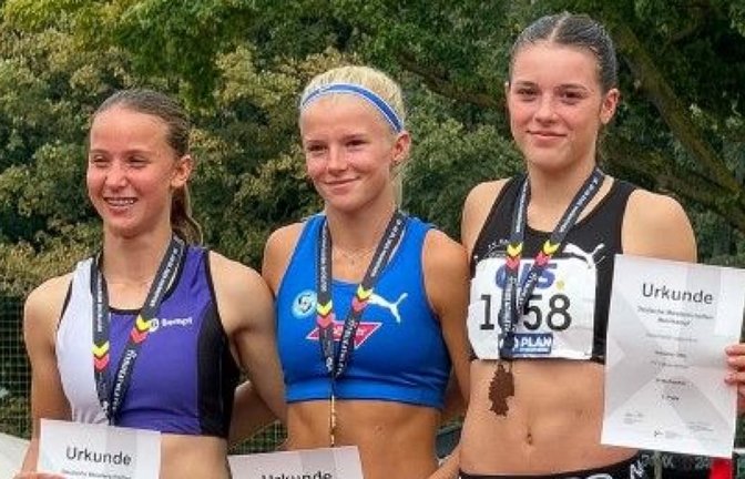 Einfach nicht zu schlagen: Anni Marcard (Mitte) wurde ihrer Favoritenrolle gerecht und holte sich den U14-DM-Titel im Siebenkampf.<span class='image-autor'>privat</span>