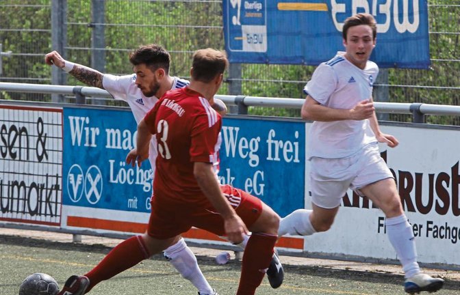 Fabio Tricarico und Dennis Hermann (von links) wollen im letzten Spiel vor der Winterpause die Tabellenführung behaupten. Foto: Nachreiner