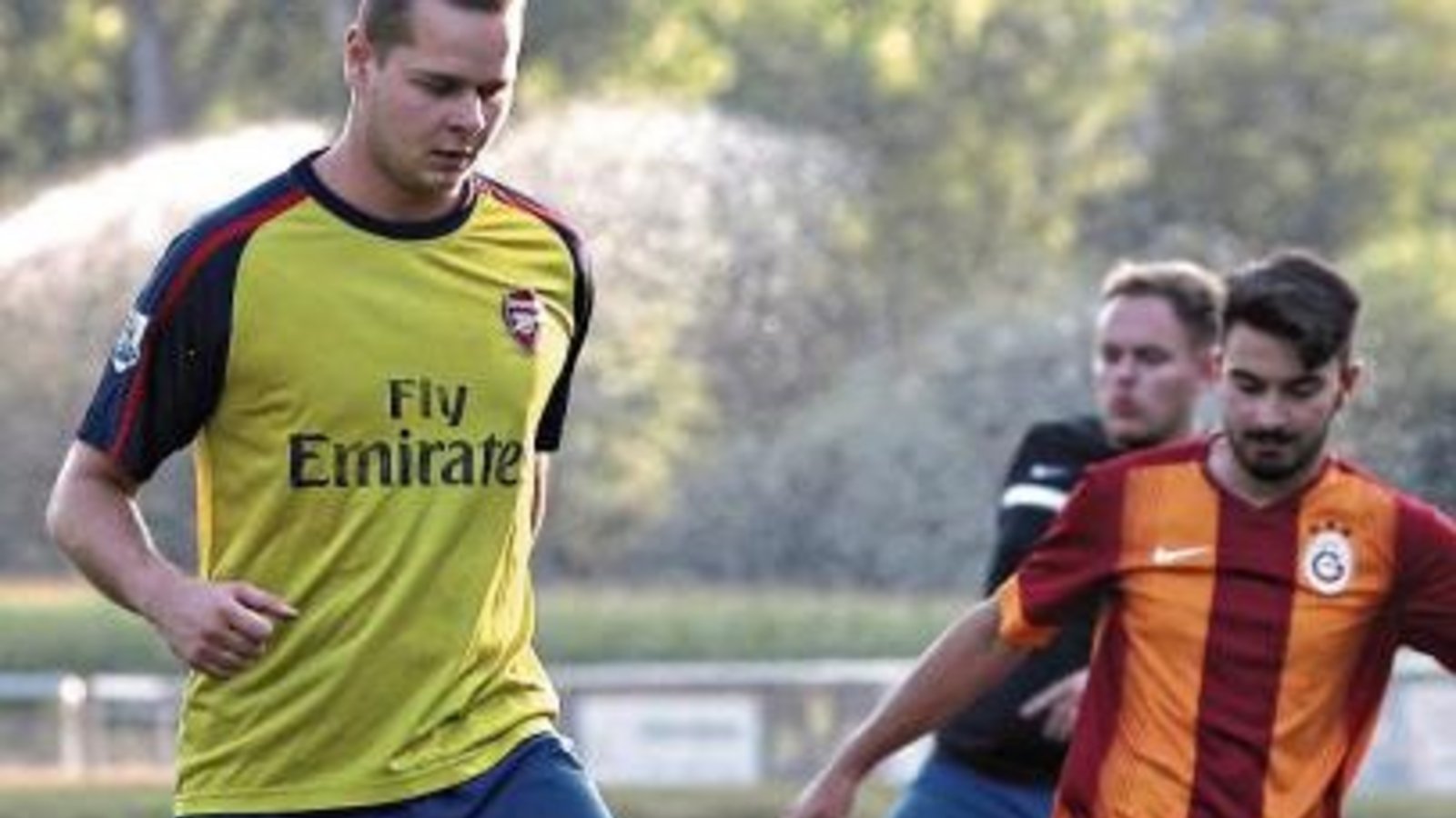 In Enzweihingen haben sich die Kicker erst ein wenig am Ball aufgewärmt und anschließend beim Cooper-Test den aktuellen Stand ihrer Fitness gezeigt. Foto: Küppers In Enzweihingen haben sich die Kicker erst ein wenig am Ball aufgewärmt und anschließend beim Cooper-Test den aktuellen Stand ihrer Fitness gezeigt. Foto: Küppers