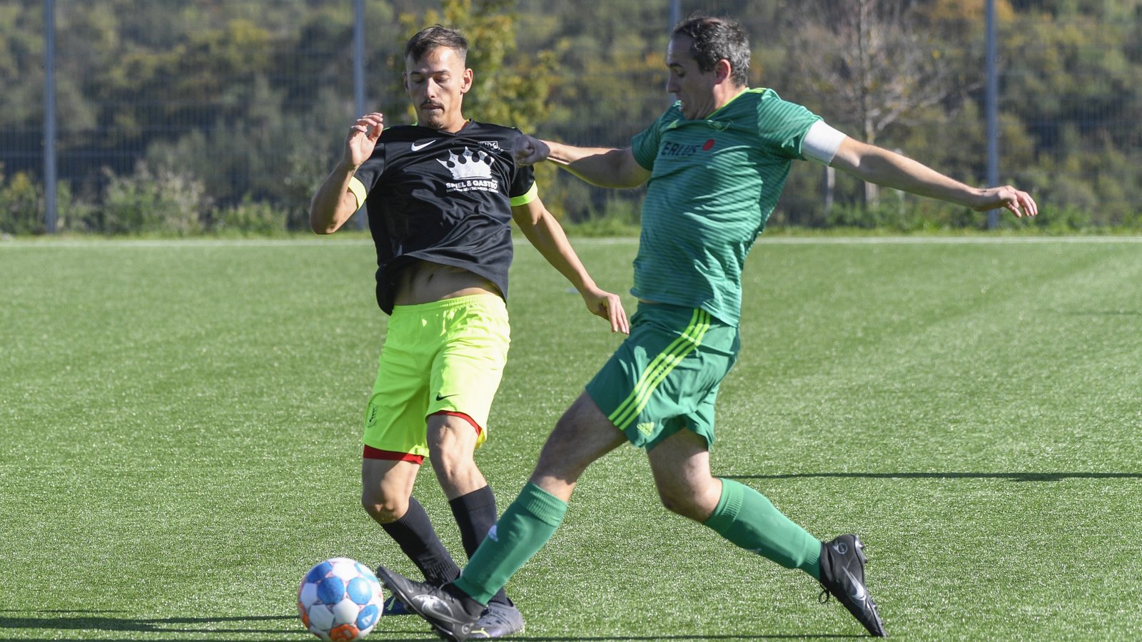 Der SV Iptingen (rechts Benjamin Rapp) setzt auch gegen die SGM Riexingen auf seine Heimstärke auf dem Zwergberg. Foto: Leitner Der SV Iptingen (rechts Benjamin Rapp) setzt auch gegen die SGM Riexingen auf seine Heimstärke auf dem Zwergberg. Foto: Leitner