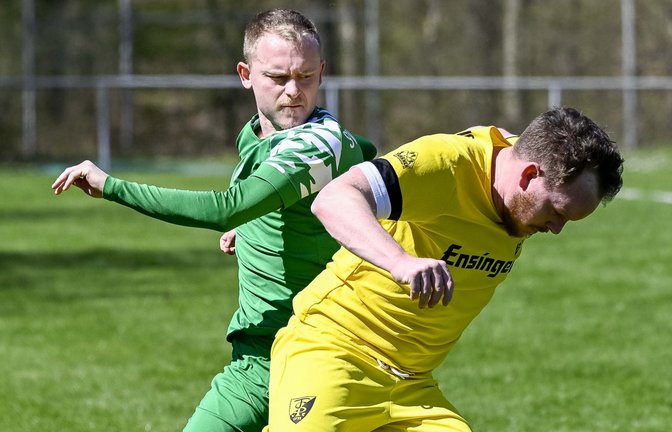 Patrick Schmidt (vorne) absolviert am Sonntag mit dem TSV Ensingen II einen Test beim TSV Mühlhausen. <span class='image-autor'>Foto: Leitner</span>