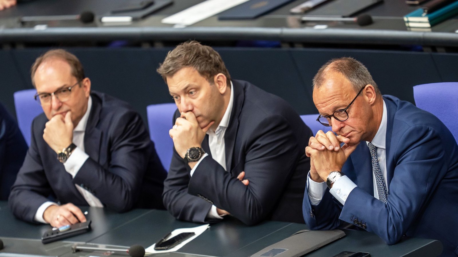 Die neue Regierung kommt bei der Bevölkerung momentan nicht gut an. (Symbolbild)Foto: Michael Kappeler/dpa/Michael Kappeler