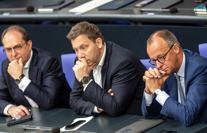 Die neue Regierung kommt bei der Bevölkerung momentan nicht gut an. (Symbolbild)<span class='image-autor'>Foto: Michael Kappeler/dpa/Michael Kappeler</span>