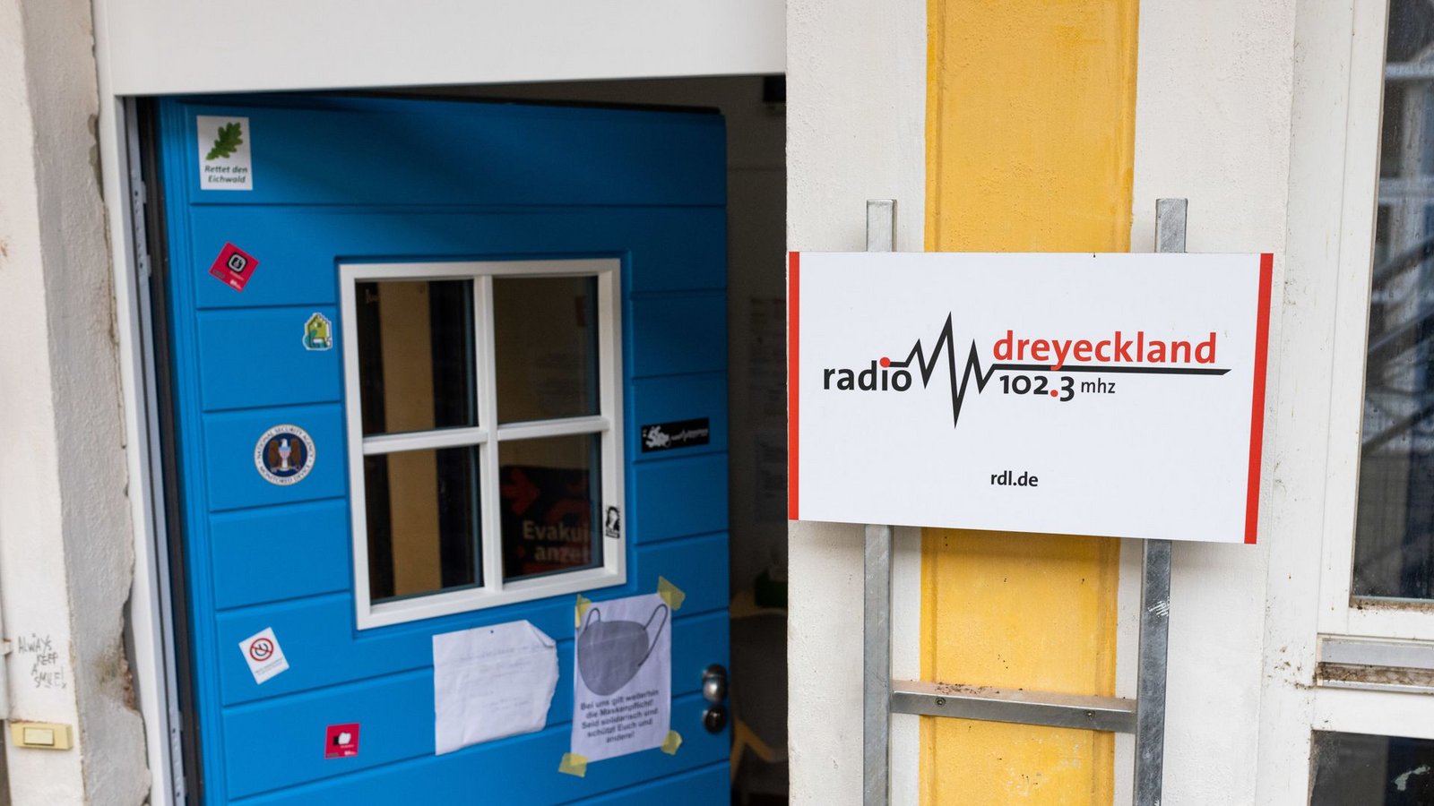 Eingang zum freien Freiburger Sender Radio Dreyeckland.Foto: dpa/Philipp von Ditfurth Eingang zum freien Freiburger Sender Radio Dreyeckland.Foto: dpa/Philipp von Ditfurth