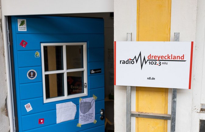 Eingang zum freien Freiburger Sender Radio Dreyeckland.<span class='image-autor'>Foto: dpa/Philipp von Ditfurth</span>