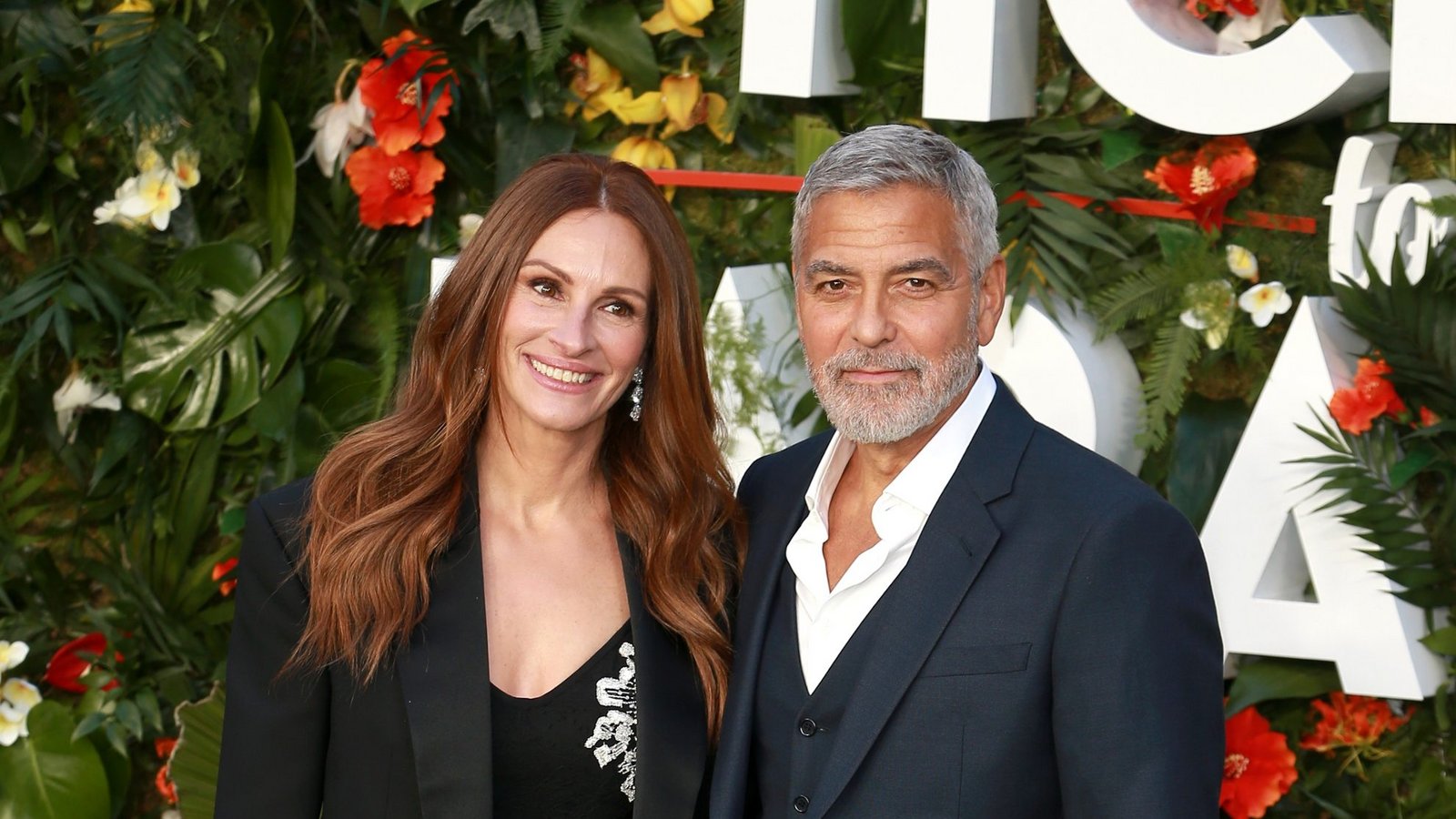 2022: Zur Premiere ihres neuen gemeinsamen Films, "Ticket ins Paradies", gehen Julia Roberts und George Clooney gemeinsam. Die beiden sind seit mehr als zwei Jahrzehnten gut befreundet.Foto: Fred Duval/ Shutterstock