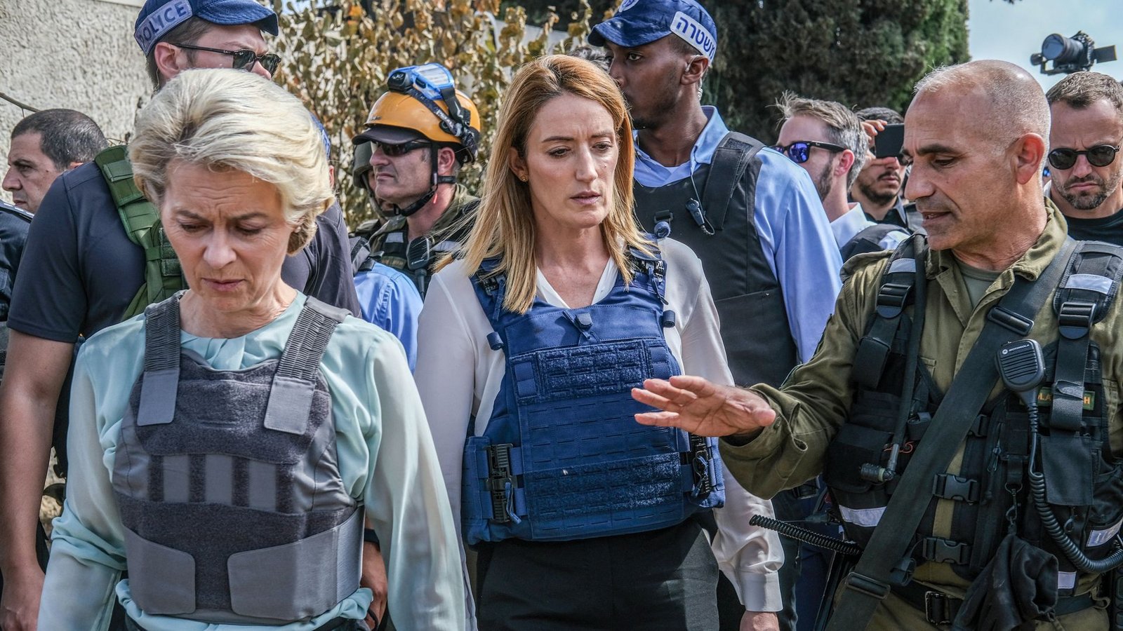 EU-Kommissionschefin Ursula von der Leyen (links) und Parlamentspräsidentin Roberta Metsola bei ihrem Besuch in Israel. Nicht allen in der EU hat diese Solidaritätsaktion gefallen.Foto: dpa/Bea Bar Kallos EU-Kommissionschefin Ursula von der Leyen (links) und Parlamentspräsidentin Roberta Metsola bei ihrem Besuch in Israel. Nicht allen in der EU hat diese Solidaritätsaktion gefallen.Foto: dpa/Bea Bar Kallos
