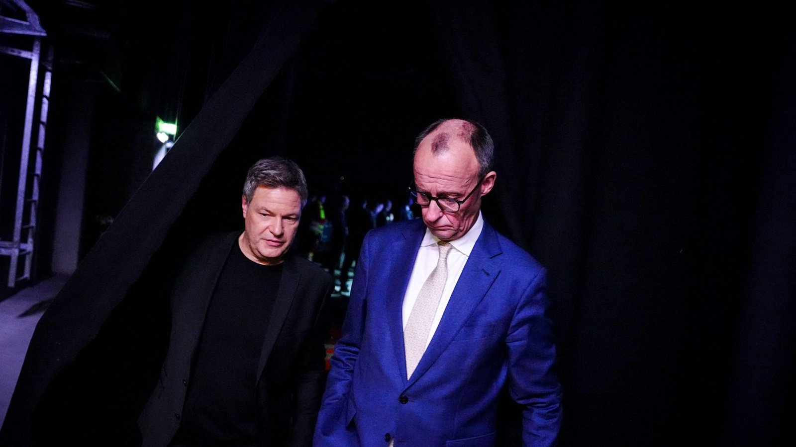 CDU-Kanzlerkandidat Merz sieht Grünen-Kandidat Habeck nicht in einem von ihm geführten Kabinett. (Archivbild)Foto: AFP/KAY NIETFELD