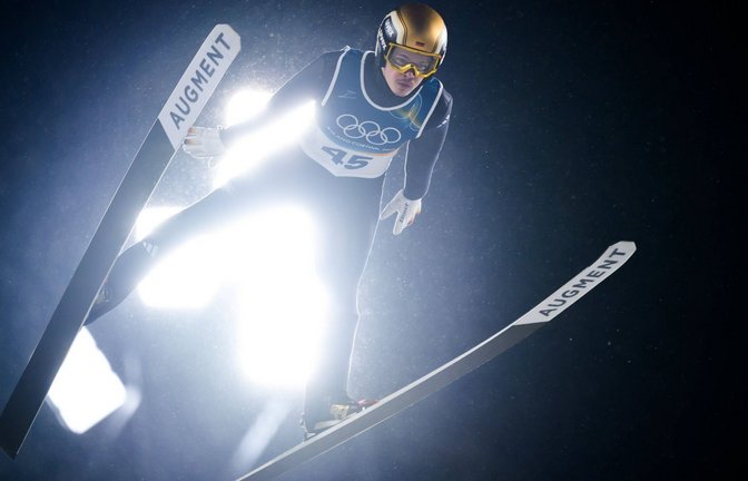 Philipp Raimund bei den Olympischen Spielen in Mailand und Cortina d'Ampezzo - von der Normalschanze holte er Gold.<span class='image-autor'>Foto: www.imago-images.de</span>