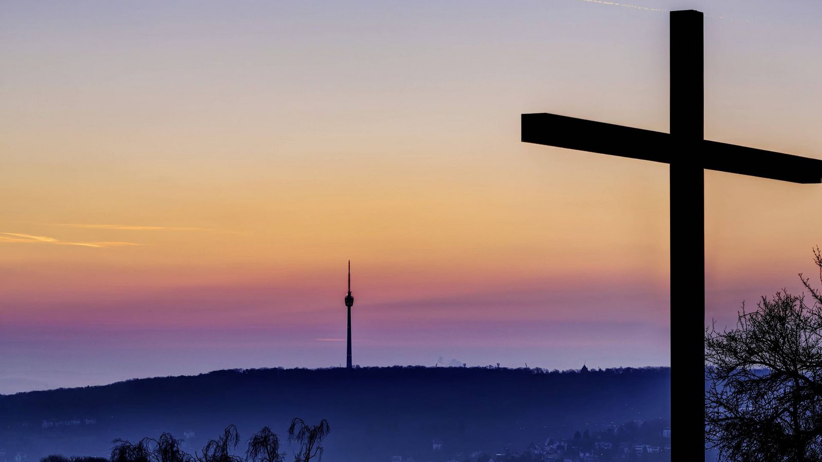 Kreuz auf dem Stuttgarter Birkenkopf.Foto: imago/Arnulf Hettrich/Arnulf Hettrich/Symbolbild Kreuz auf dem Stuttgarter Birkenkopf.Foto: imago/Arnulf Hettrich/Arnulf Hettrich/Symbolbild