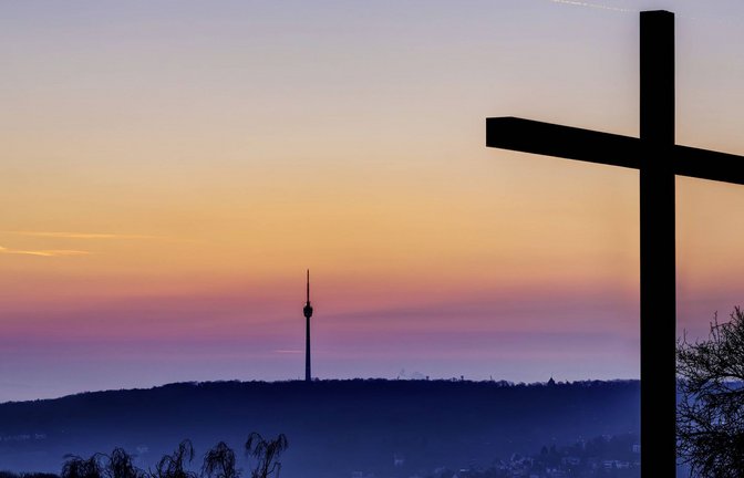 Kreuz auf dem Stuttgarter Birkenkopf.<span class='image-autor'>Foto: imago/Arnulf Hettrich/Arnulf Hettrich/Symbolbild</span>
