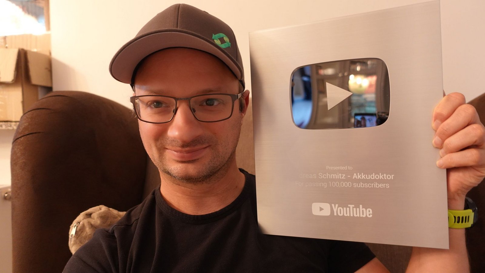 Andreas Schmitz ist der Akkudoktor. Seine Freunde und Bekannte können ihn sich schwer ohne seine Youtube-Videos vorstellen.Foto: privat Andreas Schmitz ist der Akkudoktor. Seine Freunde und Bekannte können ihn sich schwer ohne seine Youtube-Videos vorstellen.Foto: privat