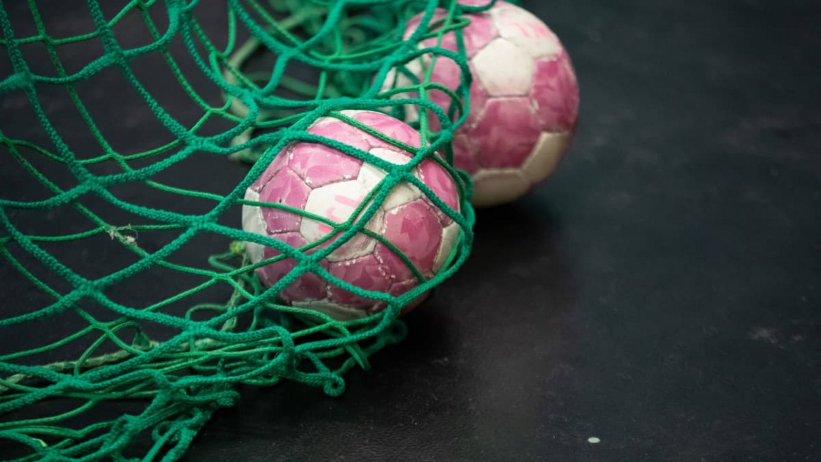 Die Handballer des TV Oeffingen und des TSV Schmiden hoffen, dass der Ball am kommenden Spieltag möglichst oft im Tor des Gegners landet.IMAGO/BEAUTIFUL SPORTS/Jan Kaefer
