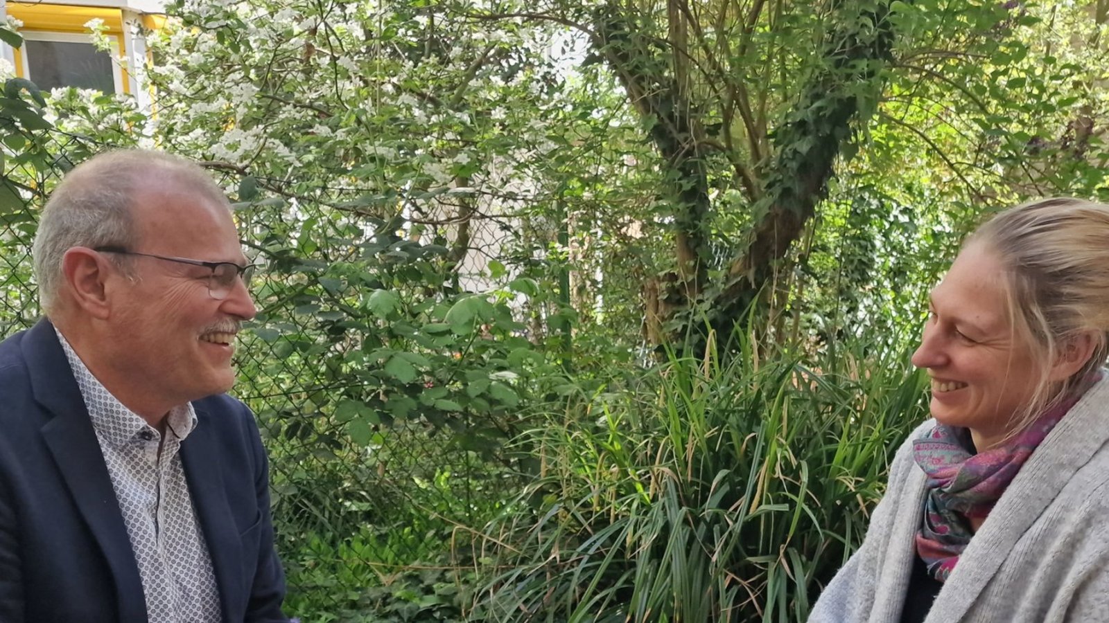 Die Legalisierung von Cannabis per Gesetz beschäftigt auch Harald Stickel und Isabella Heilig von Plan B. Sie begrüßen diese als ersten Schritt, fordern aber mehr Prävention und Aufklärungsarbeit gerade bei Jugendlichen. Foto: Friedrich