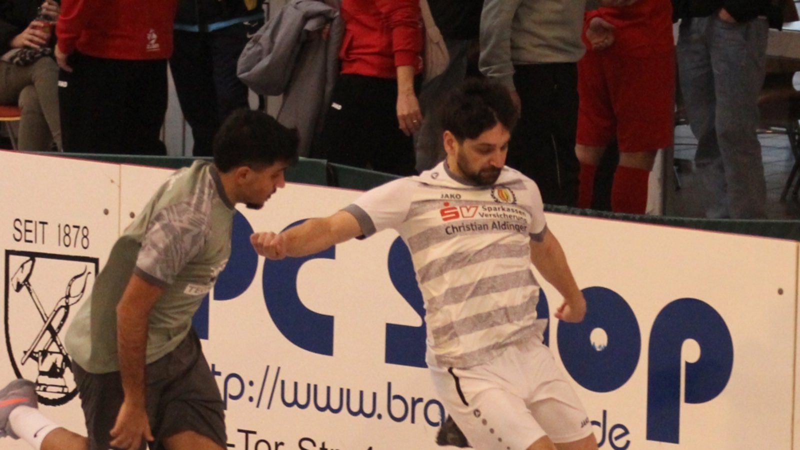 Für Cihat Aytac (rechts) und den TSV Enzweihingen ist nach der Vorrunde Schluss. Für Cihat Aytac (rechts) und den TSV Enzweihingen ist nach der Vorrunde Schluss.