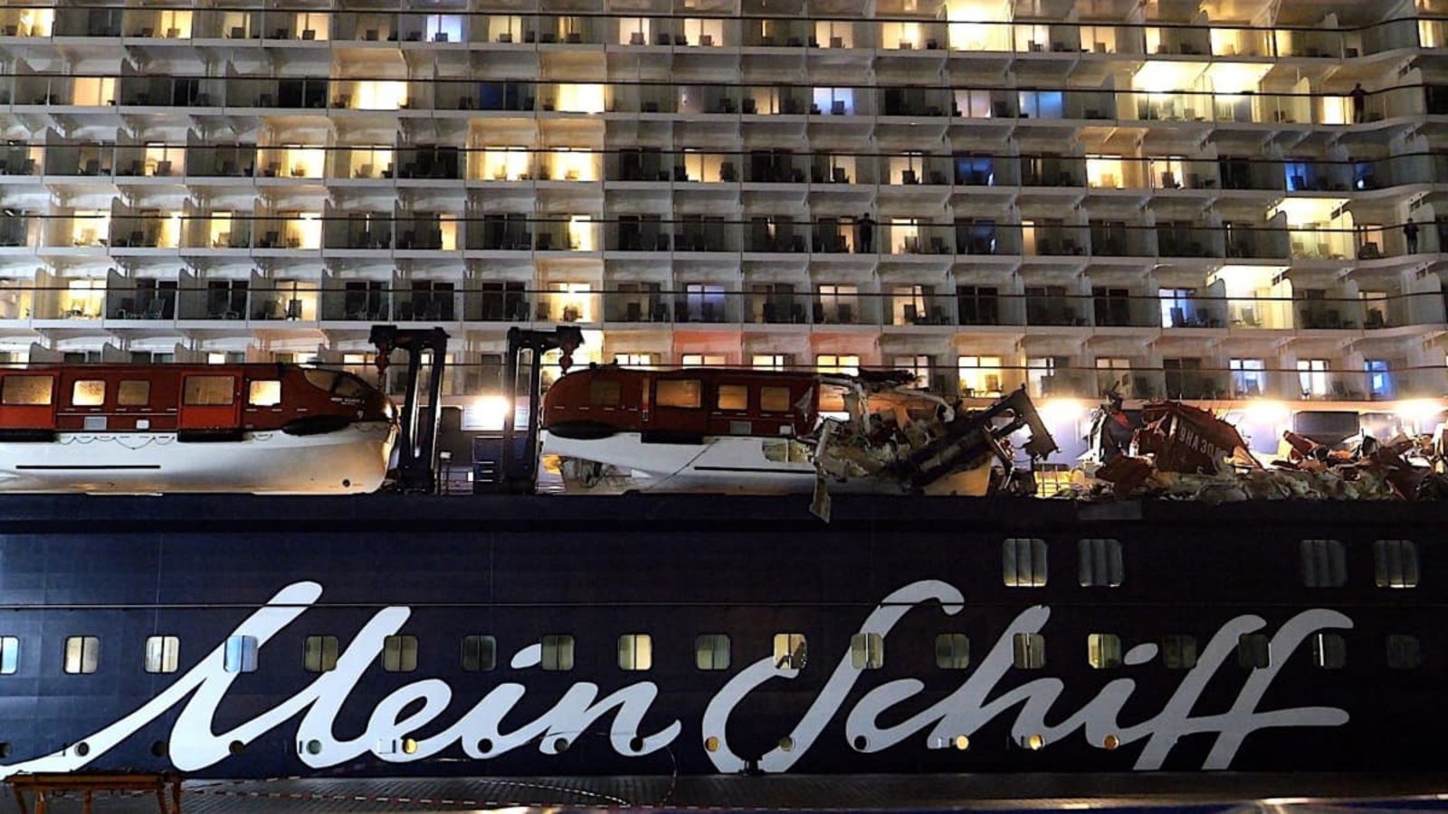 Unter anderem wurden die Rettungsboote der „Mein Schiff 3“ beschädigt.Jörn Hüneke/dpa