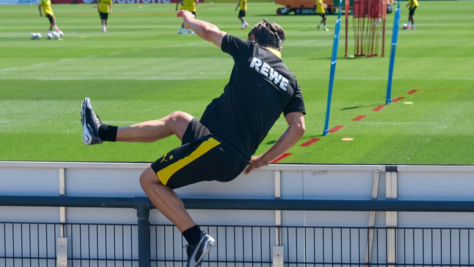 Borussia Dortmunds Trainer Niko Kovac geht mit seinem Team auf Asienreise. (Archivbild)Bernd Thissen/dpa