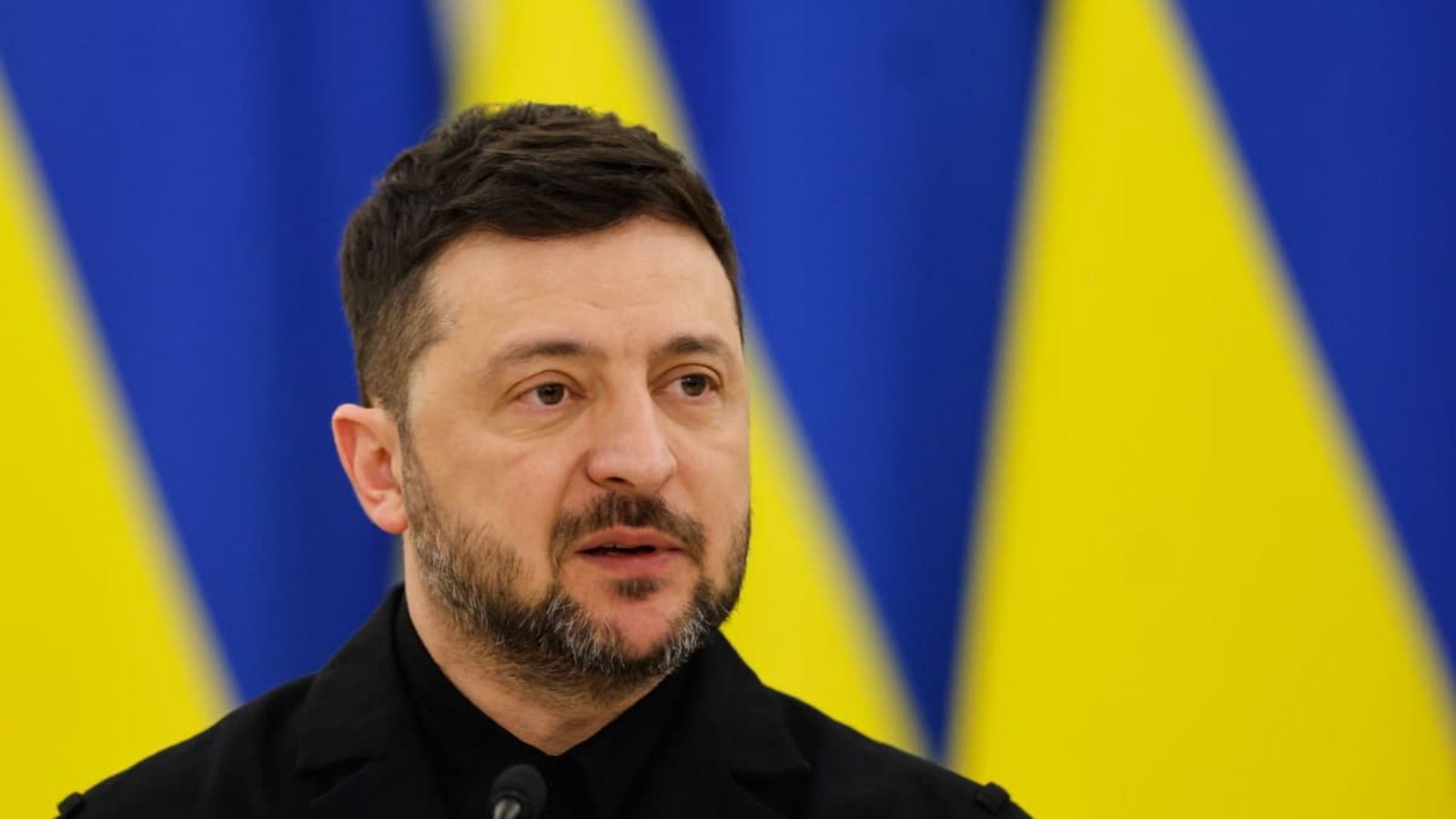 Der ukrainische Präsident Wolodymyr Selenskyj steckt in einer schweren Lage.Mindaugas Kulbis/AP/dpa Der ukrainische Präsident Wolodymyr Selenskyj steckt in einer schweren Lage.Mindaugas Kulbis/AP/dpa