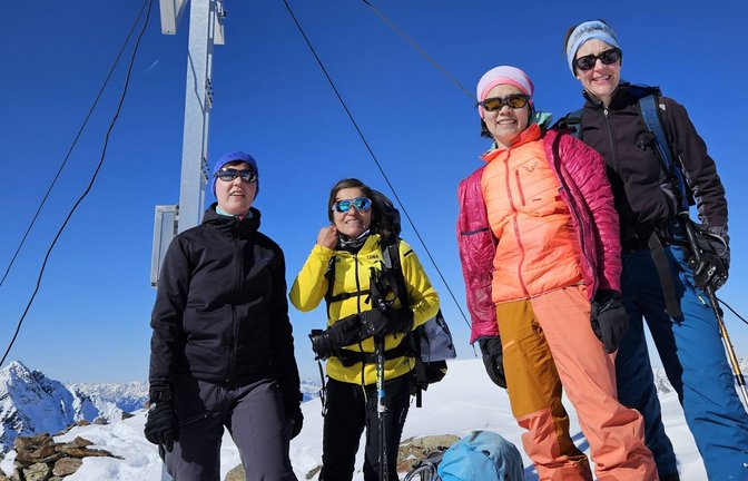 Alexandra Beyl (links) organisiert für den DAV Skitouren nur für Frauen.  <span class='image-autor'>Foto: p</span>