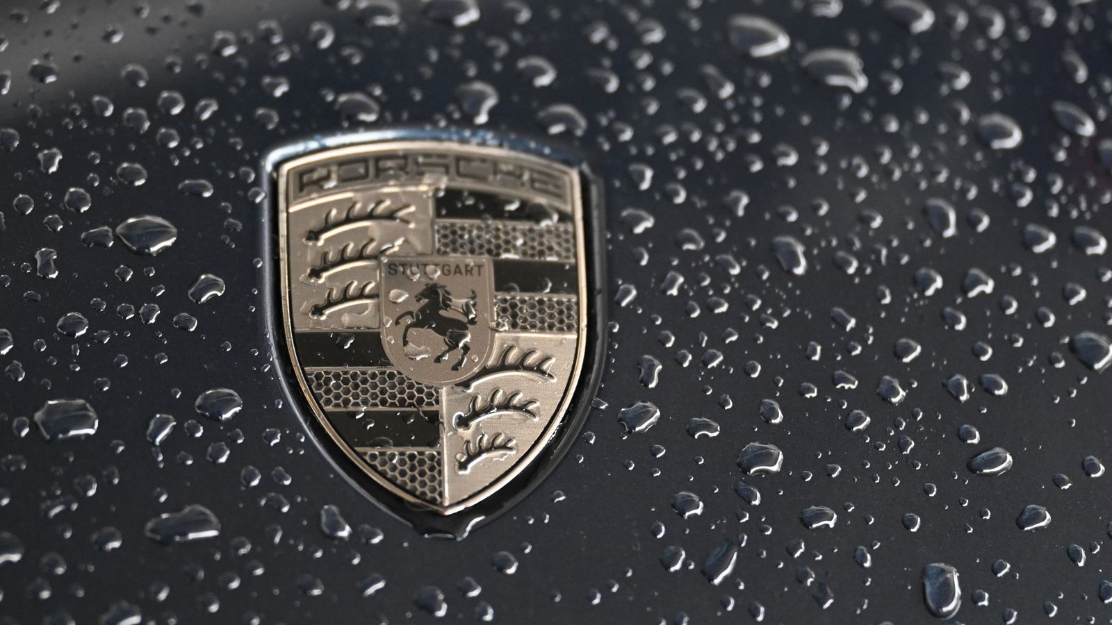 Die Großwetterlage hat sich bei Porsche noch einmal verschlechtert.Foto: Bernd Weißbrod/dpa