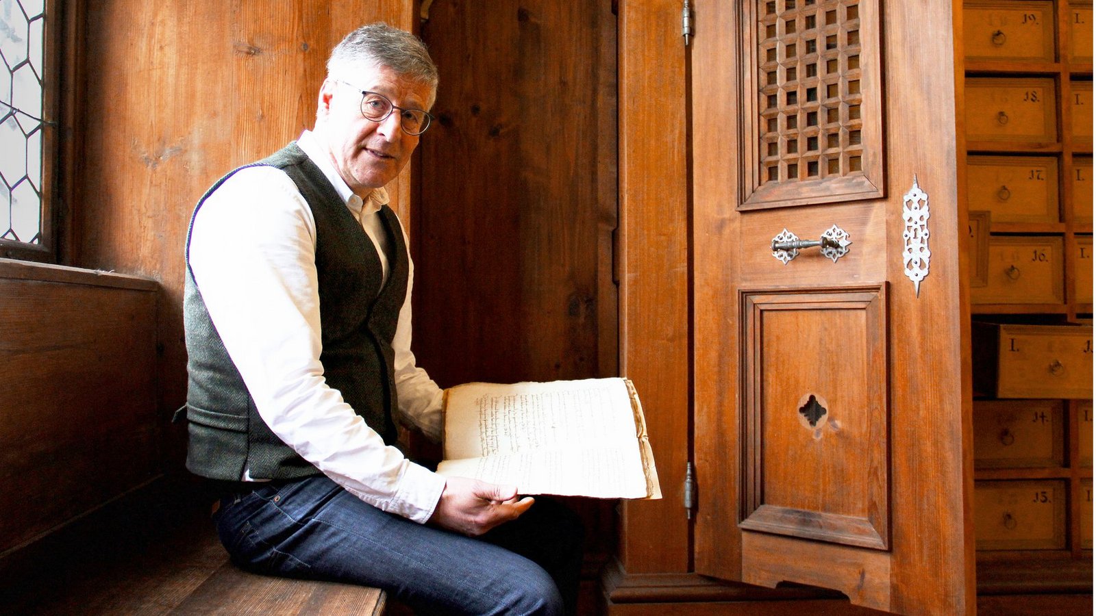 Liehner sitzt mit seinem Archiv im Herzen der Stadt.Foto: Uli Fricker