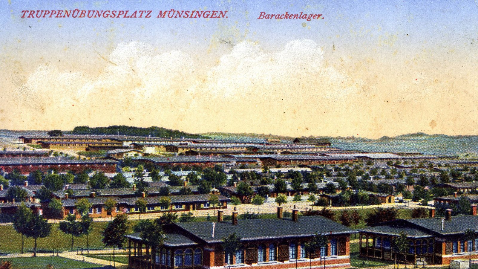 Im Alten Lager bei Münsingen waren die Soldaten und Offiziere untergebracht, die auf dem Truppenübungsplatz Dienst taten (Postkarte von 1907). Das gesamte Lager steht heute unter Denkmalschutz – der frühere Unternehmer Franz Tress hat es übernommen und baut es derzeit zu einer Attraktion mit Hochzeitslocations und Manufakturen aus.Foto: Joachim Lenk