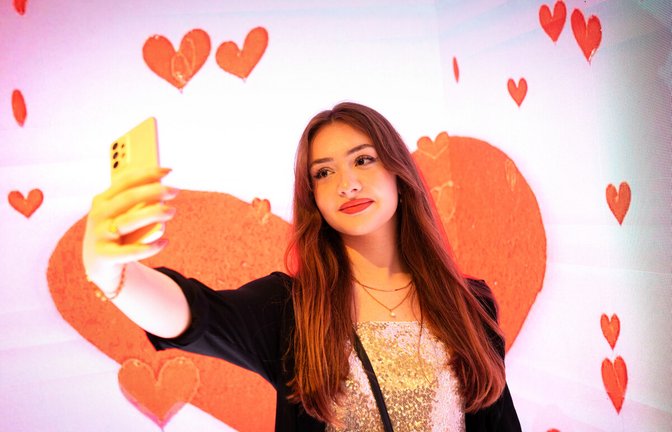 Immer sich selbst im Sucher: In Stuttgart gibt es jetzt ein Selfie-Museum.<span class='image-autor'>Foto: Lichtgut/Julian Rettig</span>