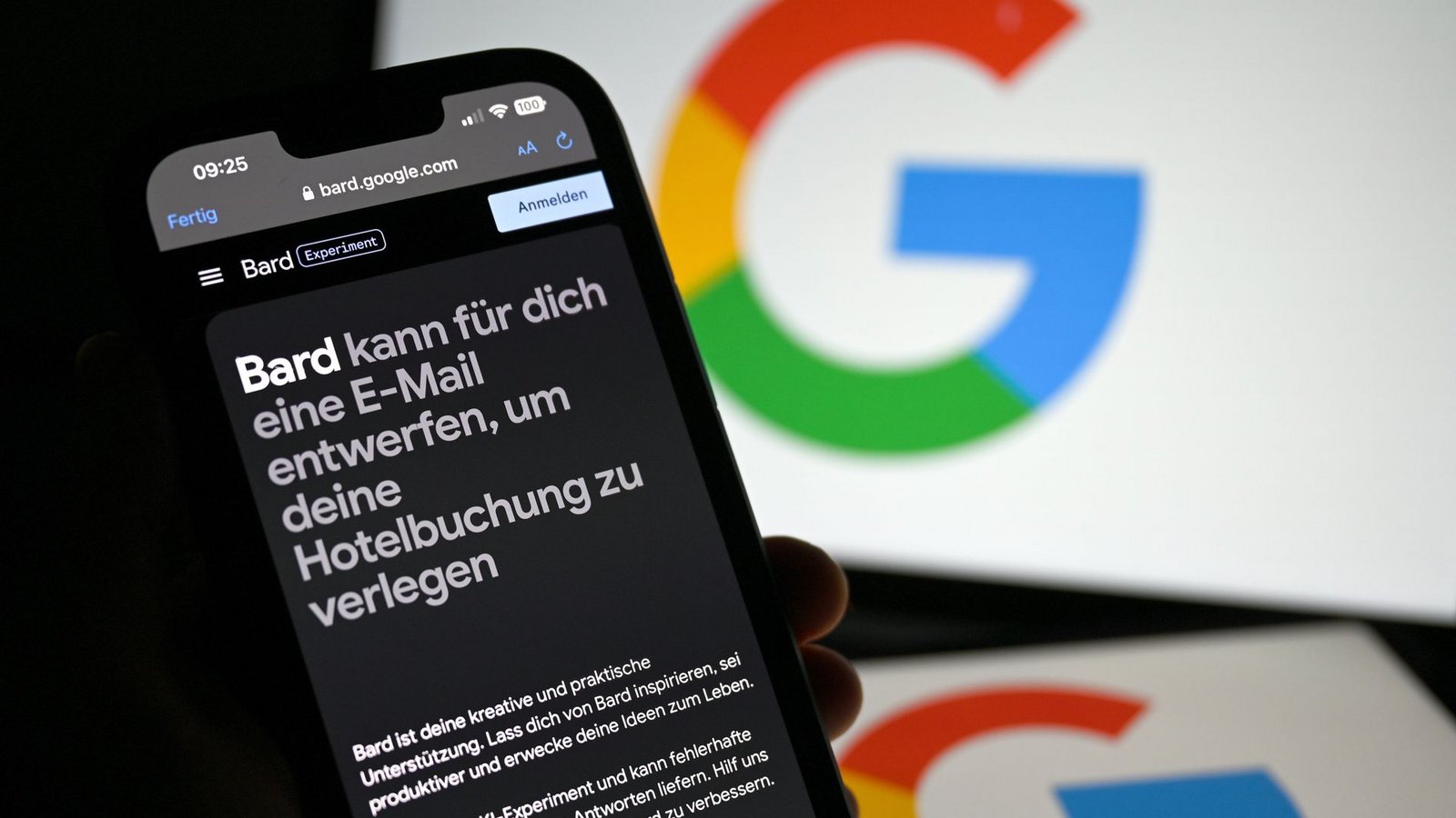 Google nennt seinen KI-betriebenen Chatbot „Bard“, er soll ChatGPT Konkurrenz machen.Foto: dpa/Arne Dedert