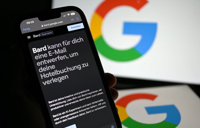 Google nennt seinen KI-betriebenen Chatbot „Bard“, er soll ChatGPT Konkurrenz machen.<span class='image-autor'>Foto: dpa/Arne Dedert</span>