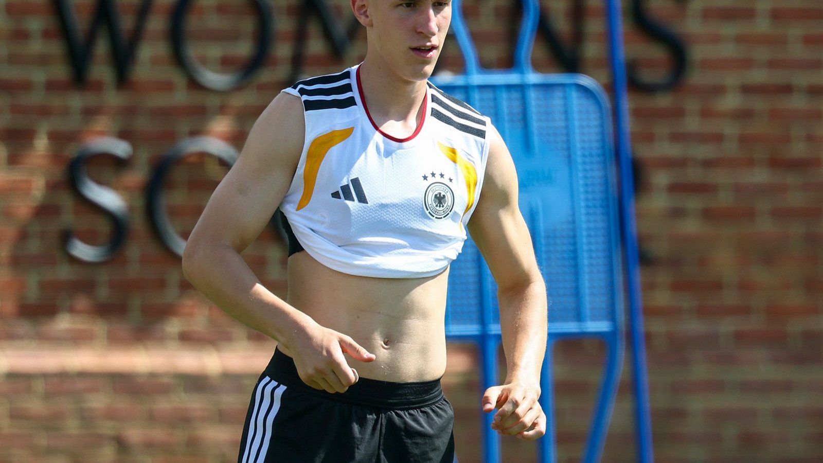 Alle Spieler sind bereit für Curaçao, auch Nico Schlotterbeck.Foto: Jan Woitas/dpa Alle Spieler sind bereit für Curaçao, auch Nico Schlotterbeck.Foto: Jan Woitas/dpa