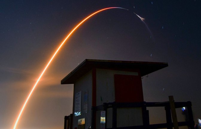 Eine Rakete der Raumfahrtfirma SpaceX startet in Florida mit einem "Dragon"-Frachter zur Internationalen Raumstation (ISS).<span class='image-autor'>Foto: Malcolm Denemark/Florida Today/AP/dpa</span>